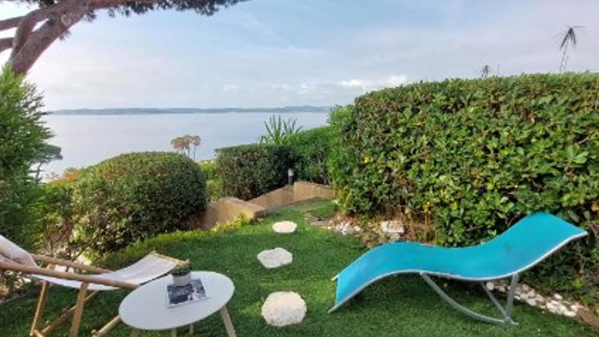 Appartement Climatise Avec Piscine, Terrasse Vue Mer Et Parking A Sainte-Maxime - Fr-1-780-38 France