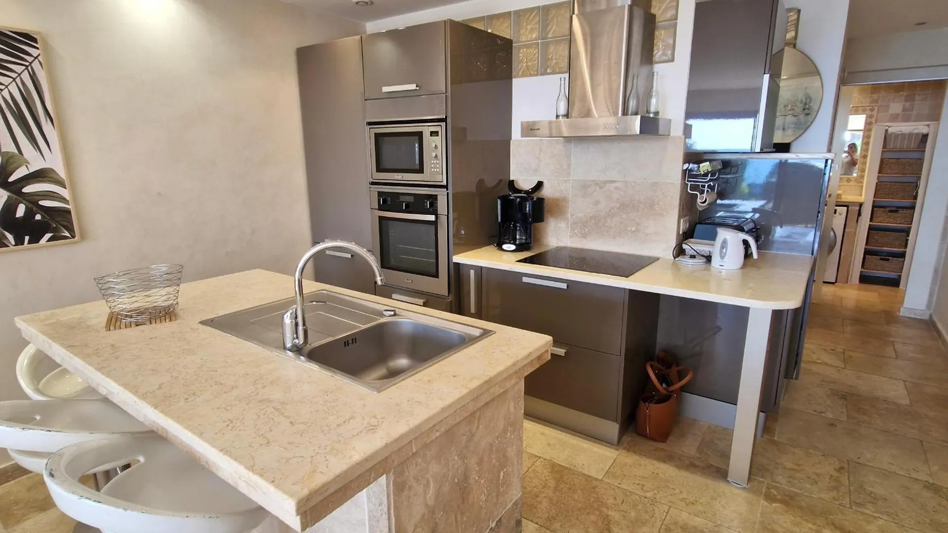 Apartment Appartement Climatise Avec Piscine, Terrasse Vue Mer Et Parking A Sainte-Maxime - Fr-1-780-38