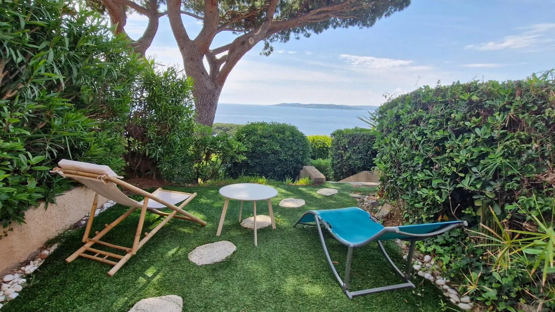Appartement Climatise Avec Piscine, Terrasse Vue Mer Et Parking A Sainte-Maxime - Fr-1-780-38 0*,